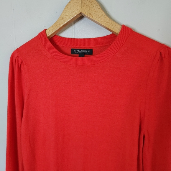 Banana Republic orange Merino wool crewneck sweater shoulder pleates M - Picture 2 of 10